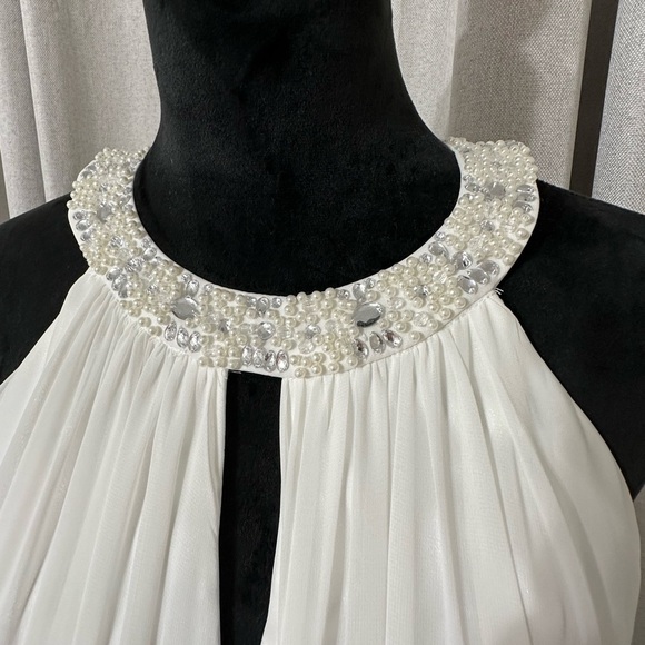 NWT David’s Bridal dress-soft white- size 10- long keyhole w/ beaded neck- - Picture 2 of 9